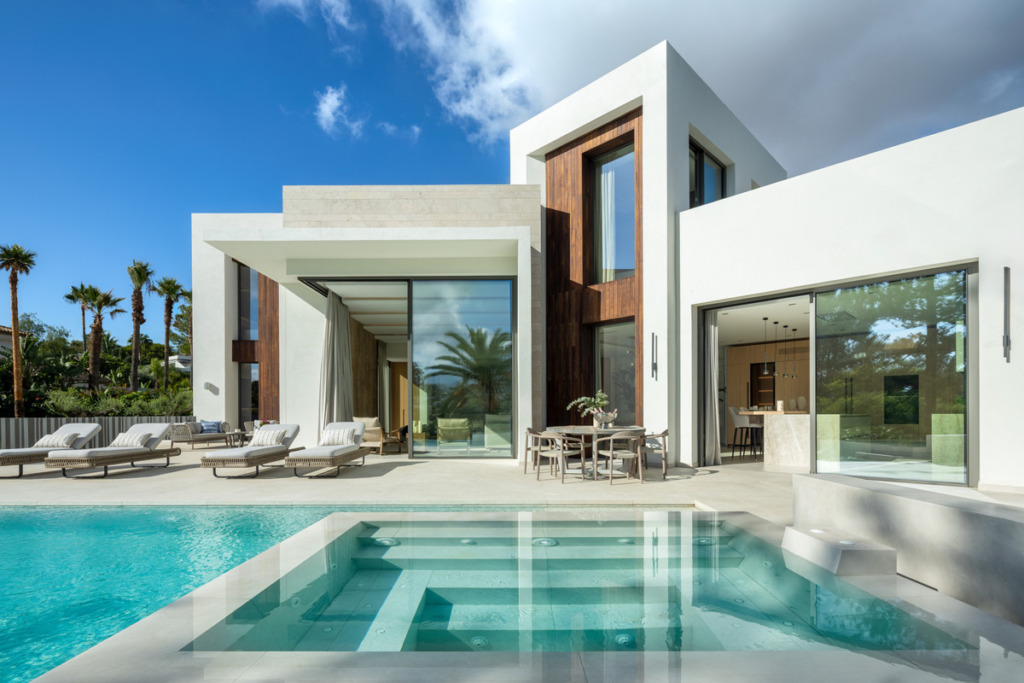 Villa – Chalet — Nueva Andalucía