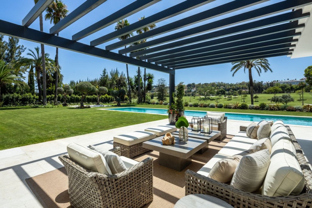 Villa – Chalet — Nueva Andalucía