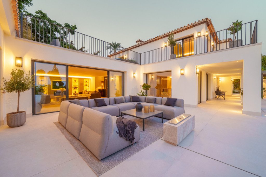 Detached Villa — The Golden Mile