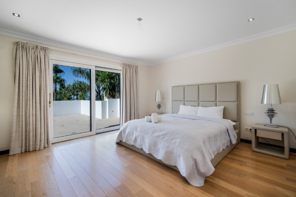 Villa – Chalet — The Golden Mile