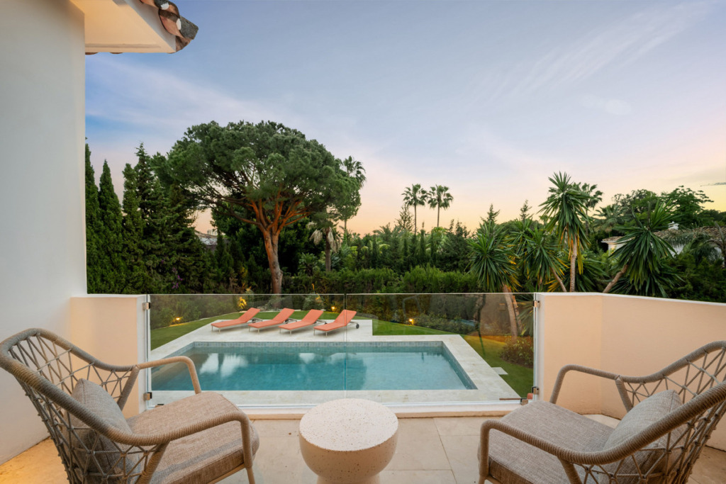 Detached Villa — Nueva Andalucía