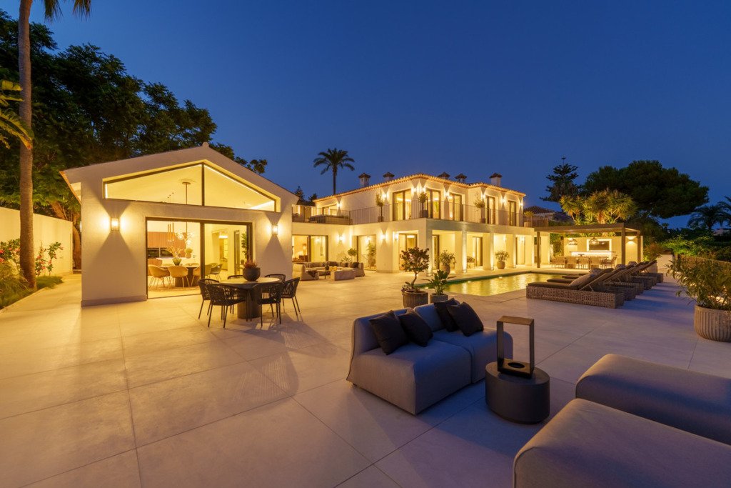 Detached Villa — The Golden Mile