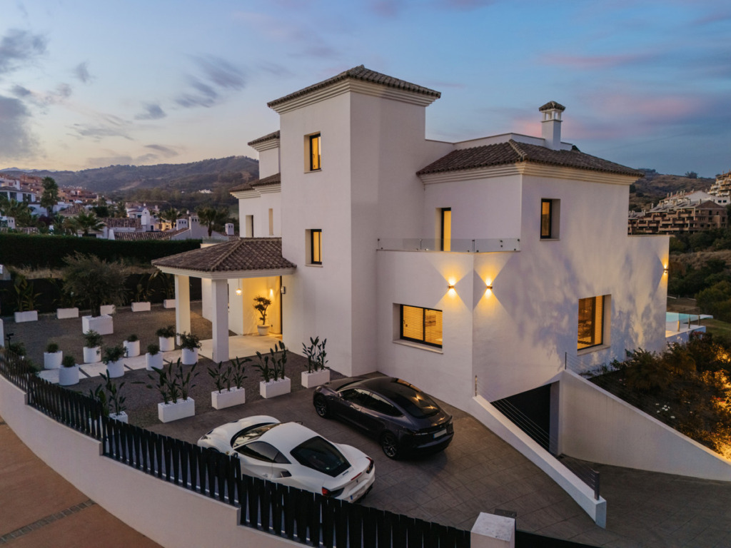 Detached Villa — Elviria
