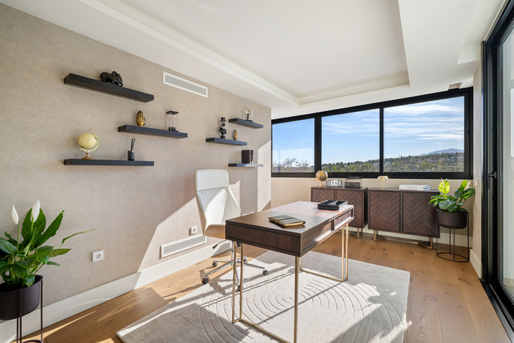 Villa – Chalet — Nueva Andalucía