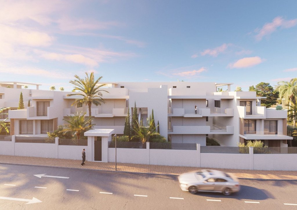 Апартамент средний этаж — Estepona