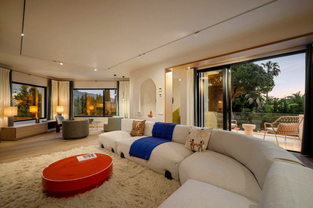 Detached Villa — Nueva Andalucía