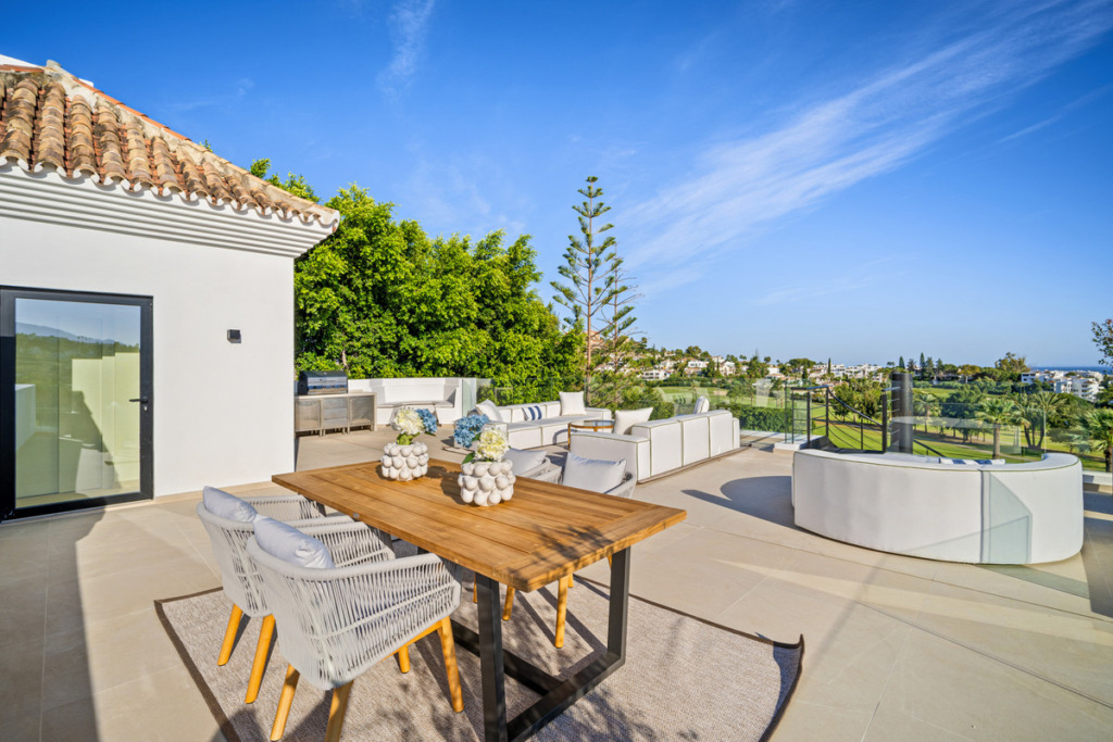 Villa – Chalet — Nueva Andalucía