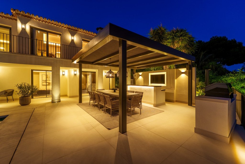 Detached Villa — The Golden Mile