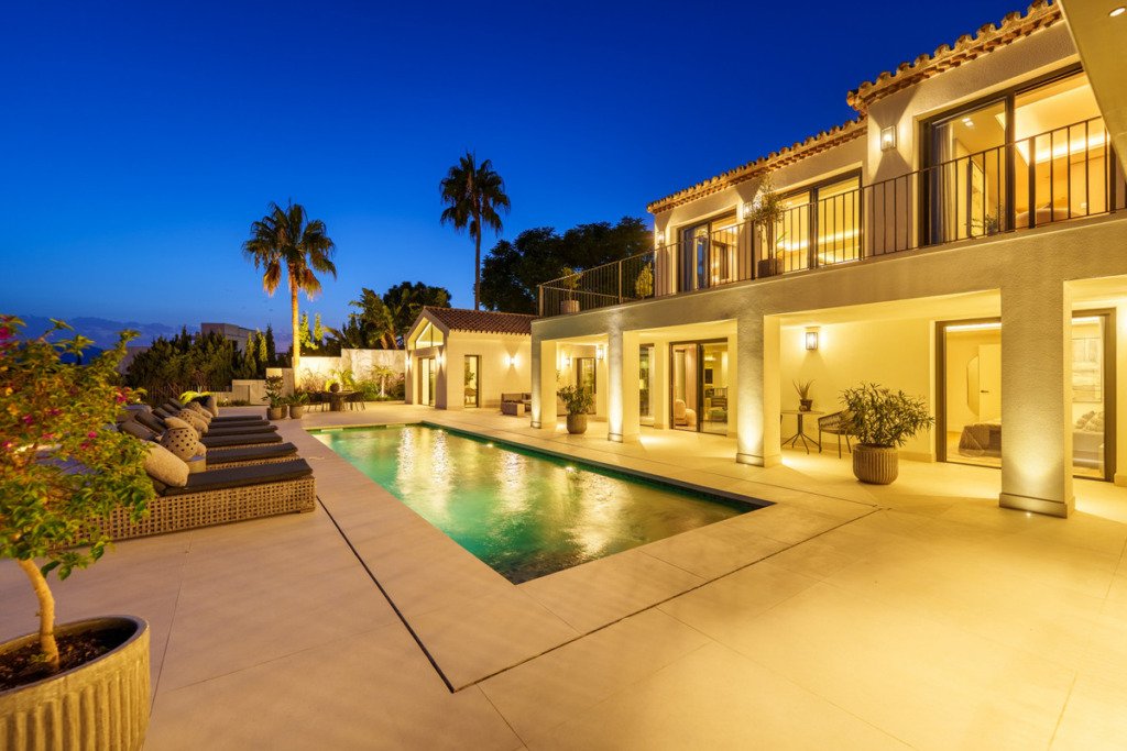 Detached Villa — The Golden Mile