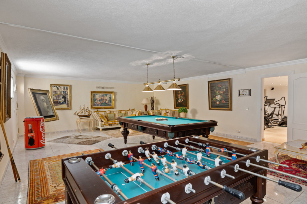 Villa – Chalet — Nueva Andalucía