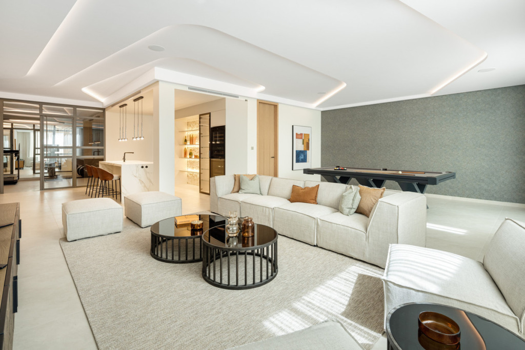Villa – Chalet — Nueva Andalucía