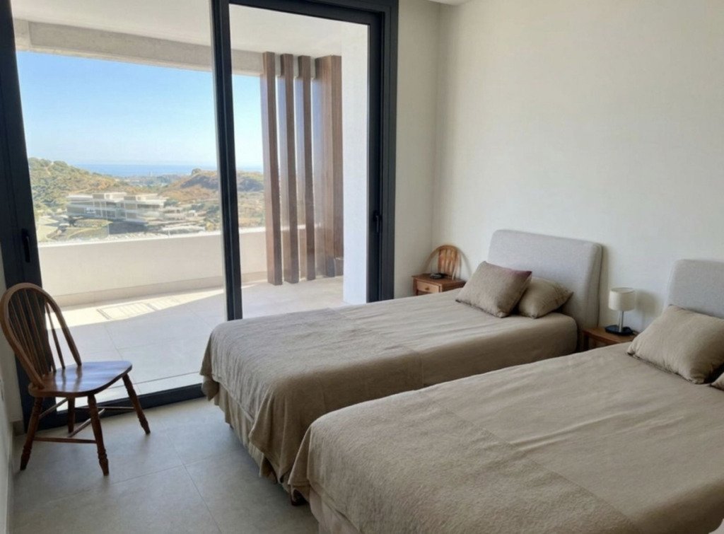 Middle Floor Apartment — Benahavís