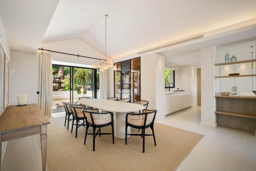 Villa – Chalet — Nueva Andalucía