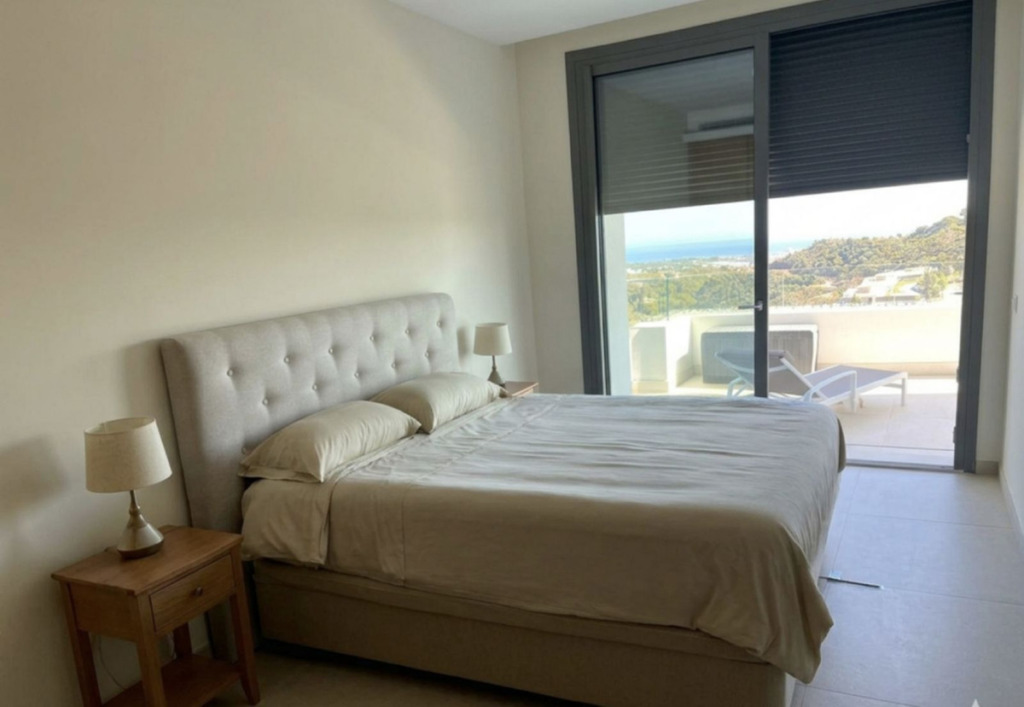 Middle Floor Apartment — Benahavís