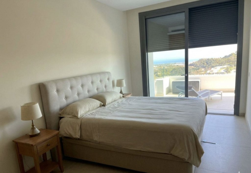 Middle Floor Apartment — Benahavís