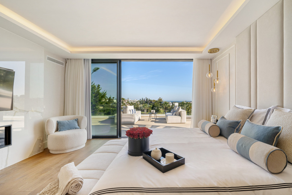 Villa – Chalet — Nueva Andalucía