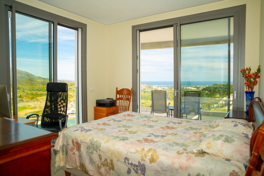 Middle Floor Apartment — Benahavís