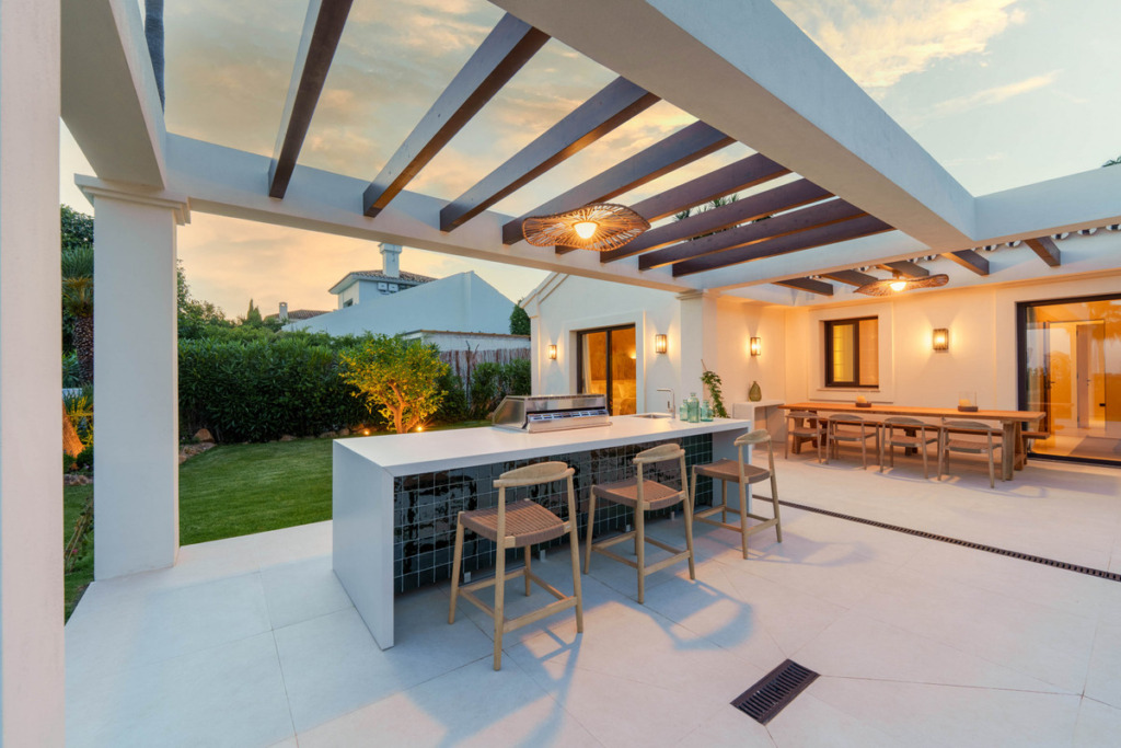 Villa – Chalet — Nueva Andalucía