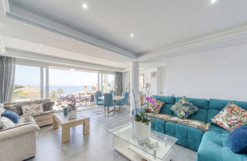 Villa – Chalet — Estepona