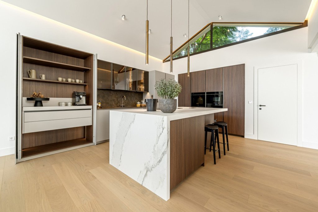 Detached Villa — The Golden Mile