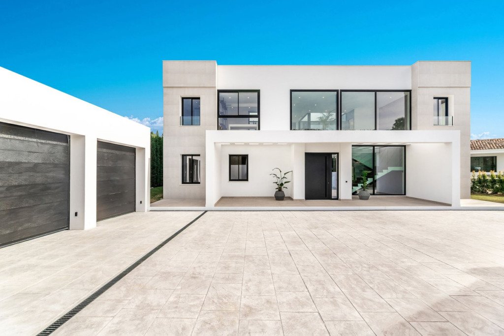 Detached Villa — El Madroñal