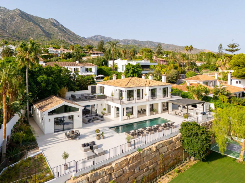 Detached Villa — The Golden Mile