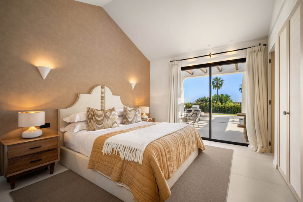 Villa – Chalet — Nueva Andalucía