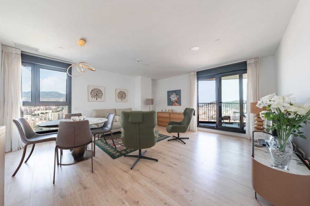 Middle Floor Apartment — Málaga