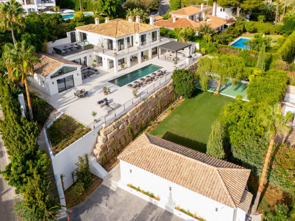 Detached Villa — The Golden Mile