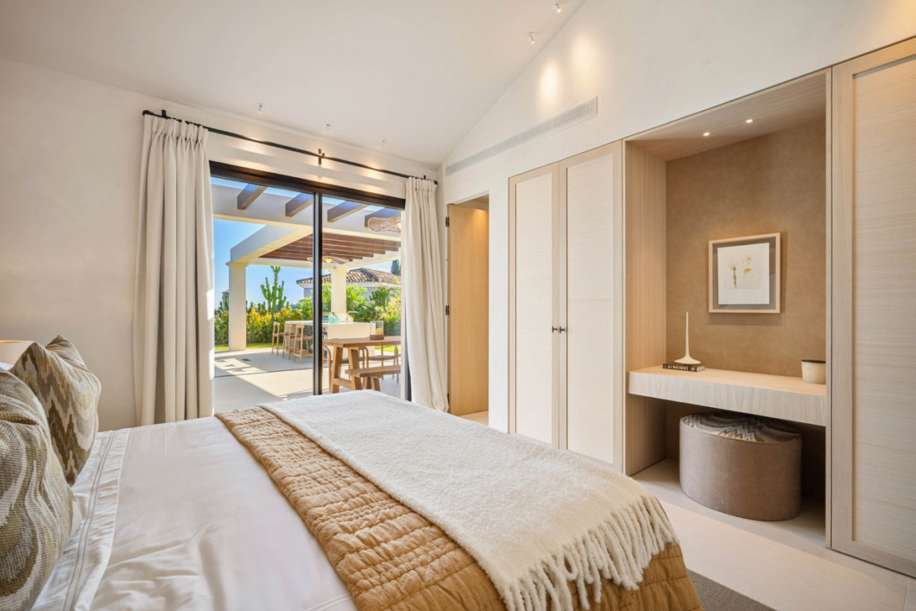 Villa – Chalet — Nueva Andalucía