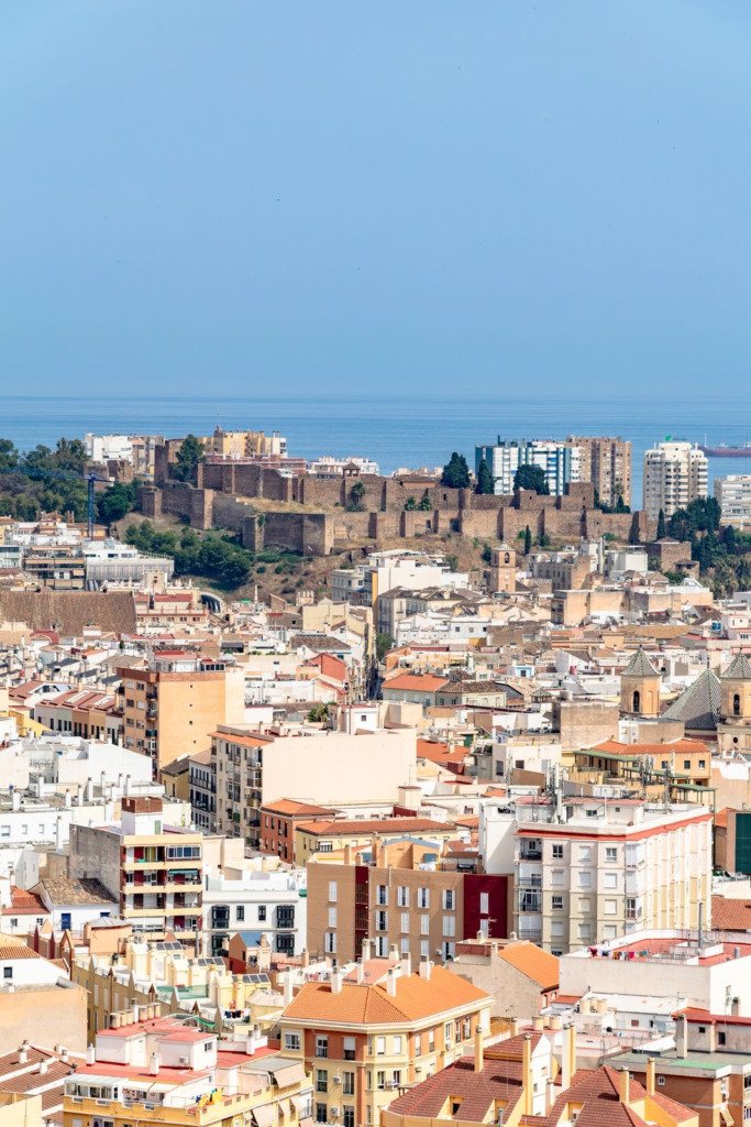 Апартамент средний этаж — Málaga
