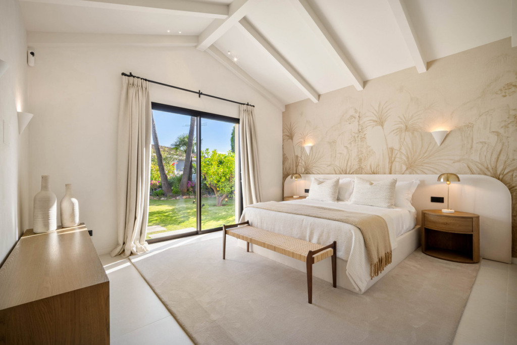Villa – Chalet — Nueva Andalucía