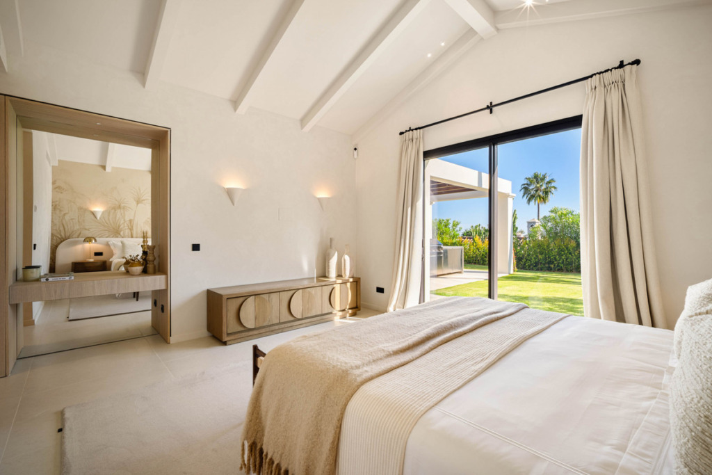 Villa – Chalet — Nueva Andalucía