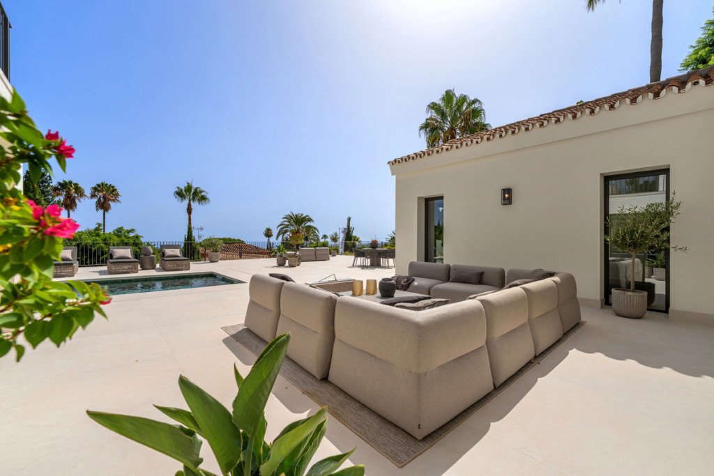 Detached Villa — The Golden Mile