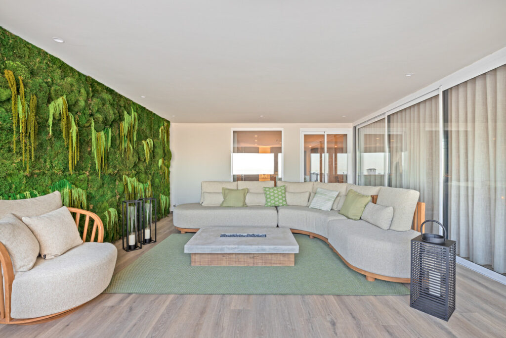 Middle Floor Apartment — Puerto Banús
