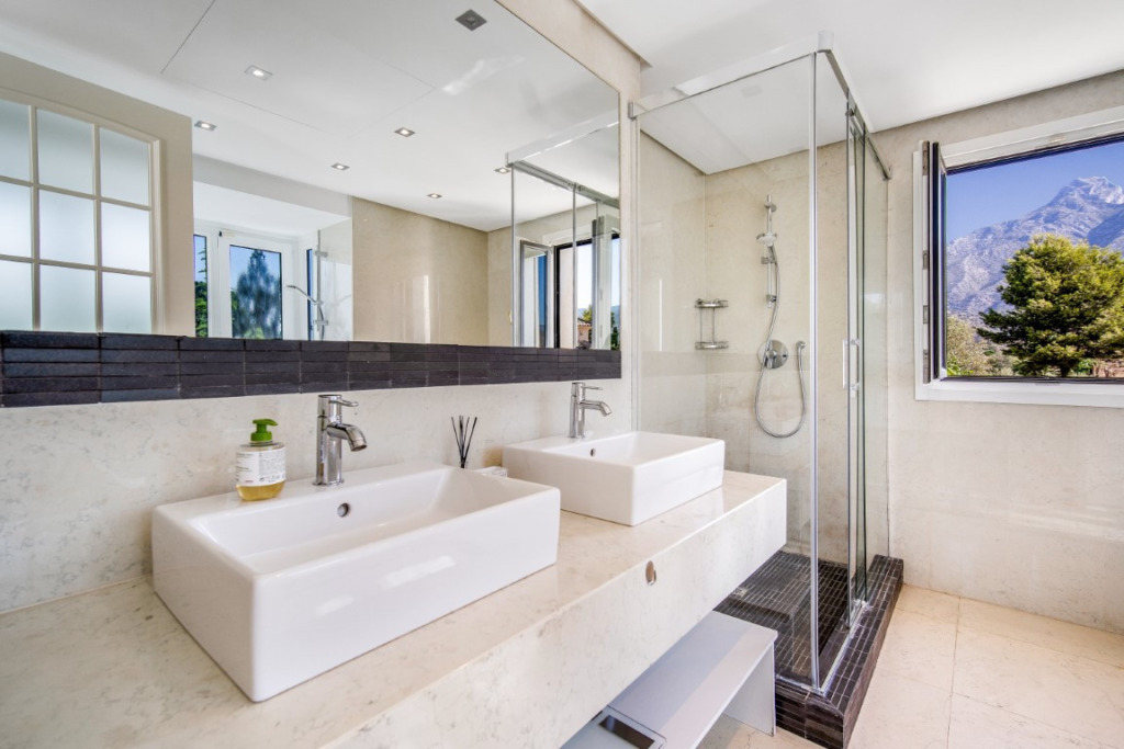 Villa – Chalet — The Golden Mile