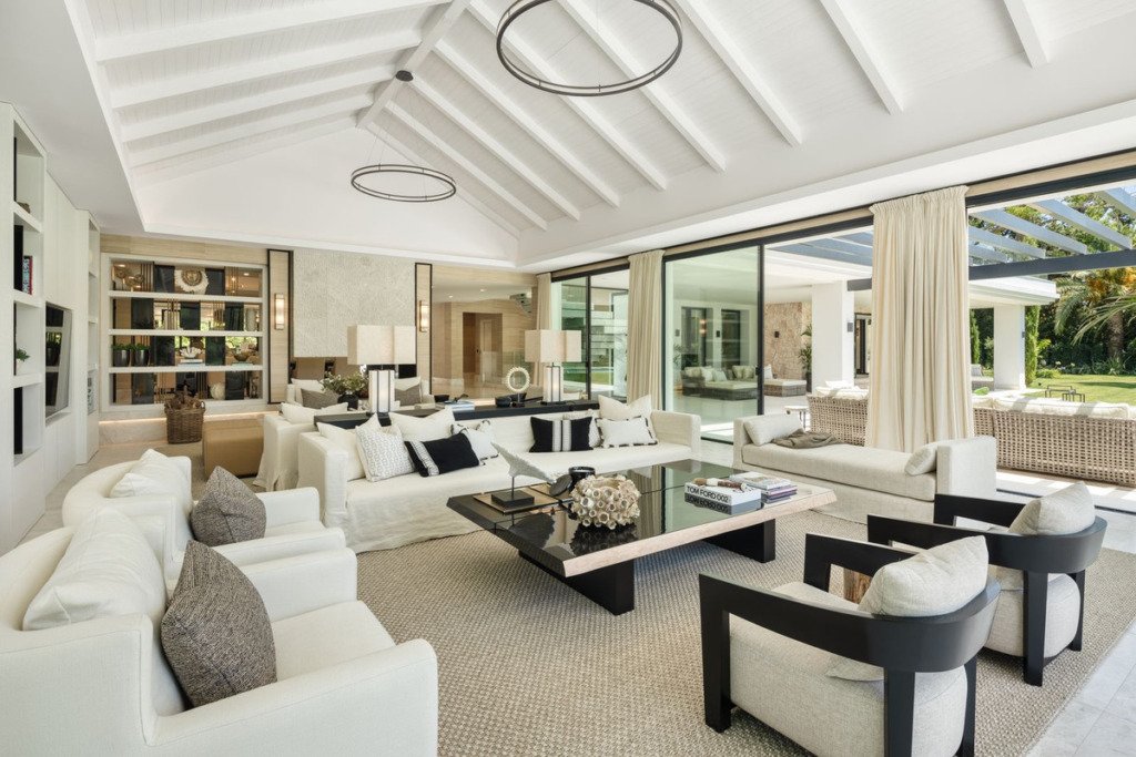 Villa – Chalet — Nueva Andalucía