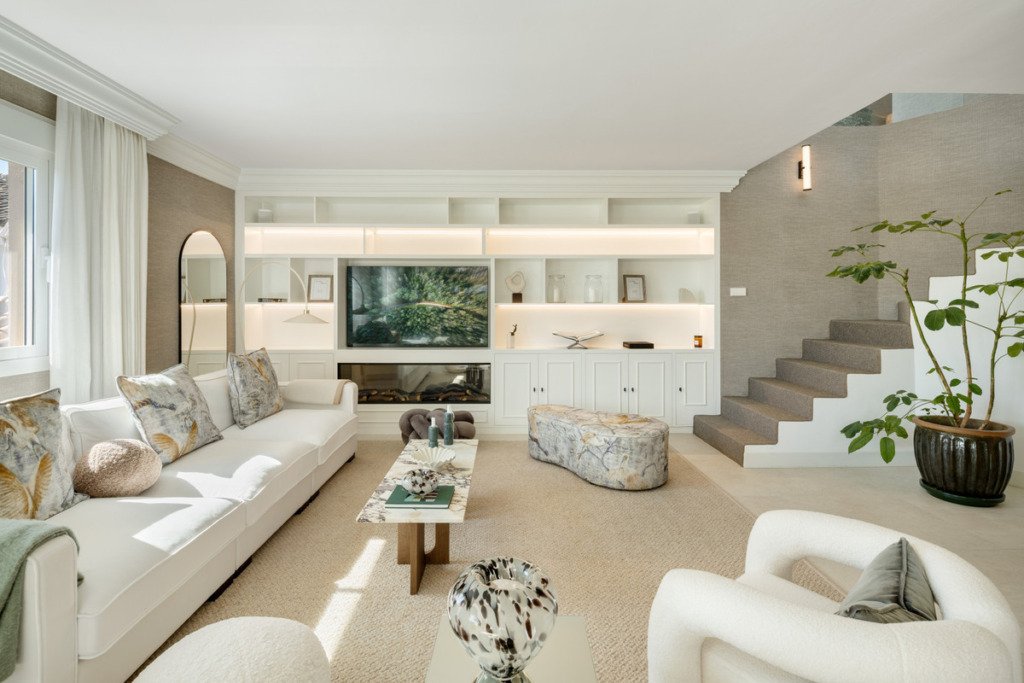 Middle Floor Apartment — The Golden Mile