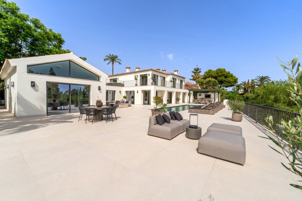 Detached Villa — The Golden Mile