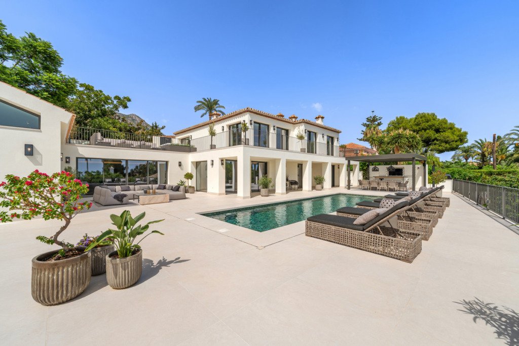 Detached Villa — The Golden Mile