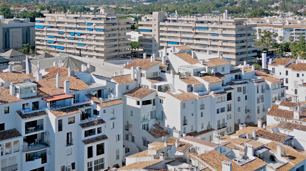 Middle Floor Apartment — Puerto Banús