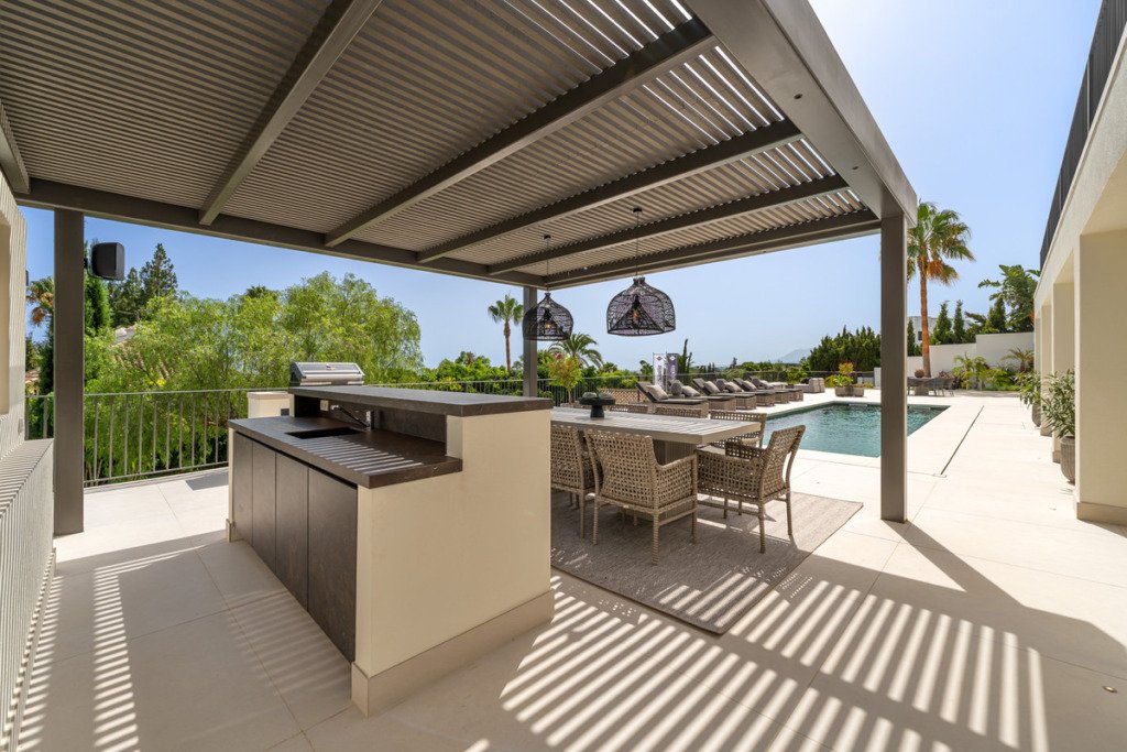 Detached Villa — The Golden Mile