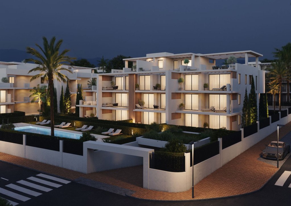 Апартамент средний этаж — Estepona