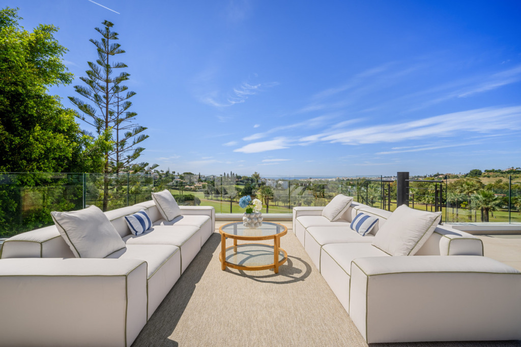 Villa – Chalet — Nueva Andalucía