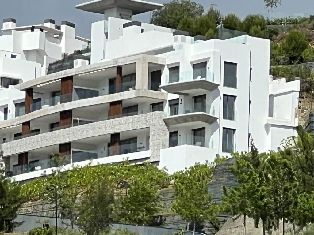 Middle Floor Apartment — Benahavís