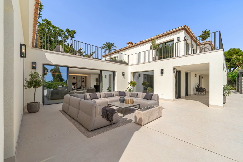 Detached Villa — The Golden Mile