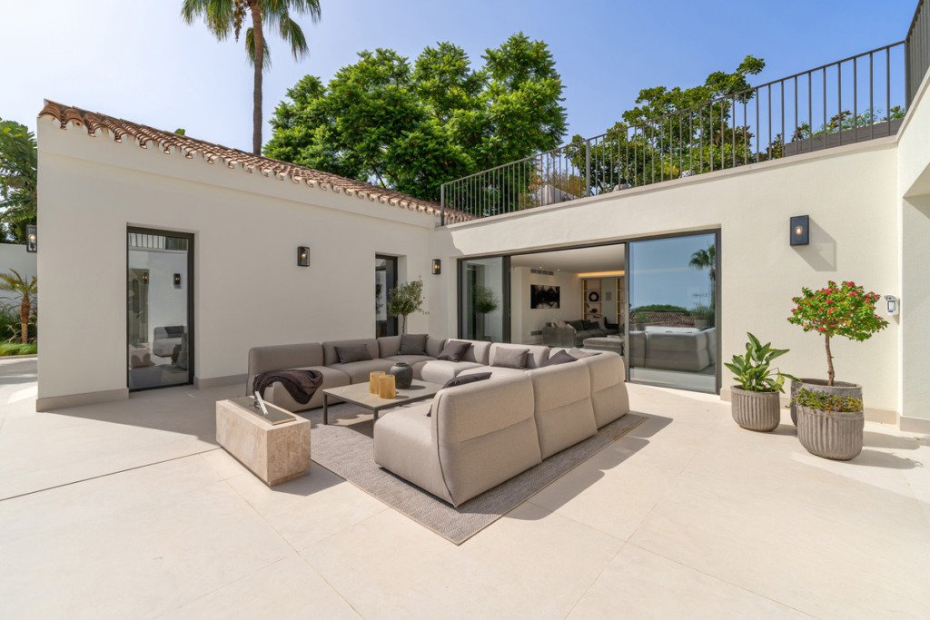 Detached Villa — The Golden Mile