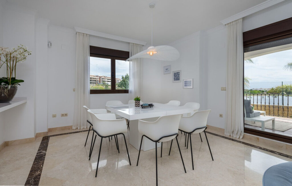 Villa – Chalet — Málaga
