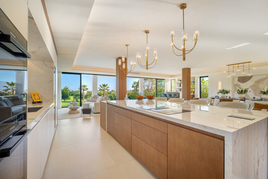 Villa – Chalet — Nueva Andalucía