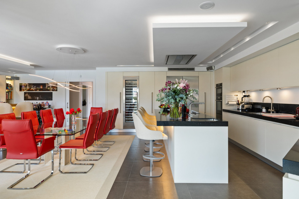 Villa – Chalet — Nueva Andalucía